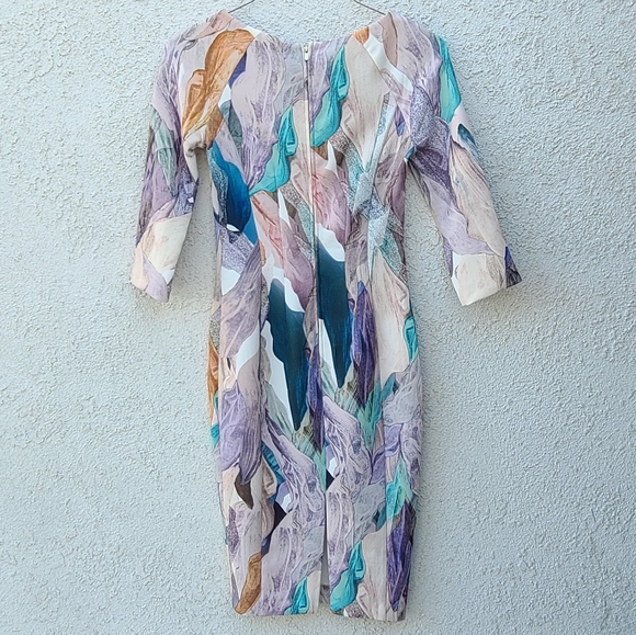 Colorful Patterned Fitted Dress - Picture 2 of 15